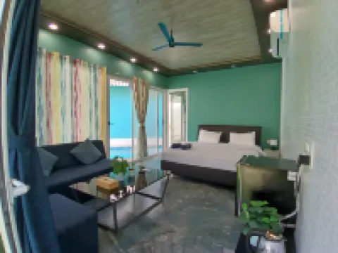 Nature's Cove Resort