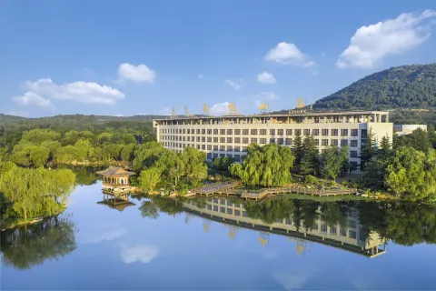 New Century Fengming Resort