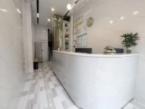 Tianhong Hotel (Nanning Sulu Subway Station Anji Passenger Transport Terminal Subway Station Branch)
