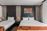 Aaron Hotel