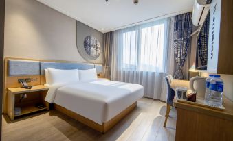 Home Inn (Donghai Niushan North Road Shuijingcheng Pedestrian Street)