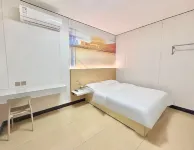 Xinyang Bauhinia Hotel
