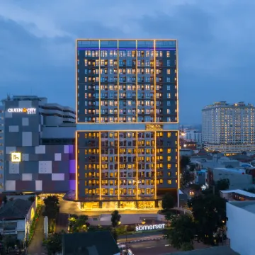 Somerset Queen City Semarang Hotels near Paragon City