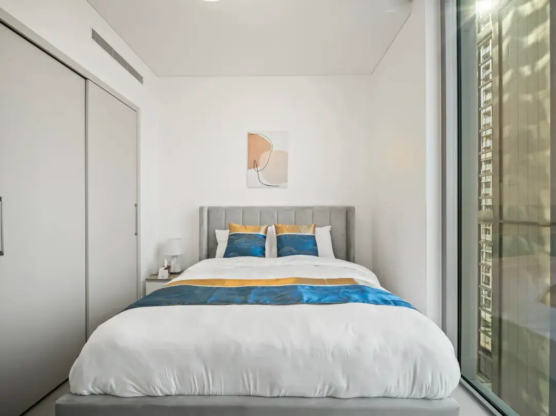 Modern 2br Apartment In Creek Vistas - Dubai