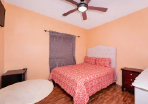 Scarlett Guesthouse Hotel Resorts Hotel di 