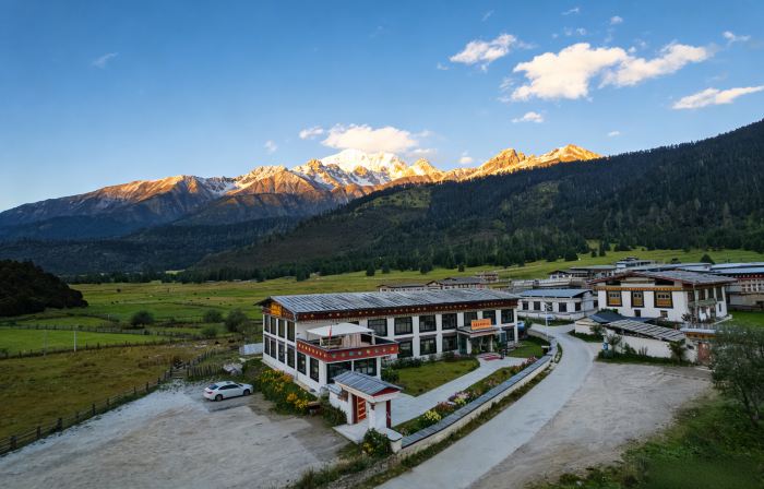 Linzhi Cagong Kangsang Homestay (Gongcuo Lake Scenic Area Branch)