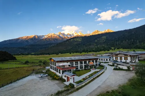 Linzhi Cagong Kangsang Homestay (Gongcuo Lake Scenic Area Branch)