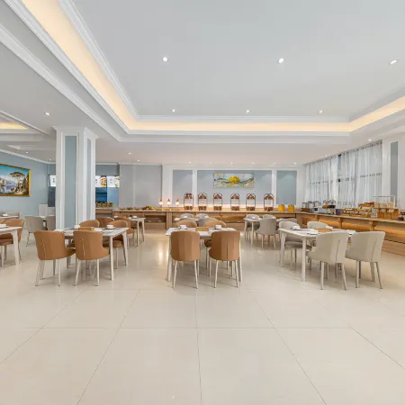 Vienna Hotel (Aba Mao County Guqiang City)