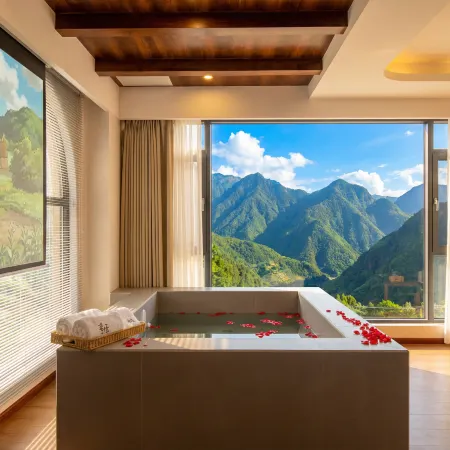 Li Semi-Private Hot Spring Homestay (Bipenggou Li Xiaolu)