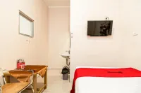 RedDoorz @ Fella Homestay Glugur Medan - 2 estrellas