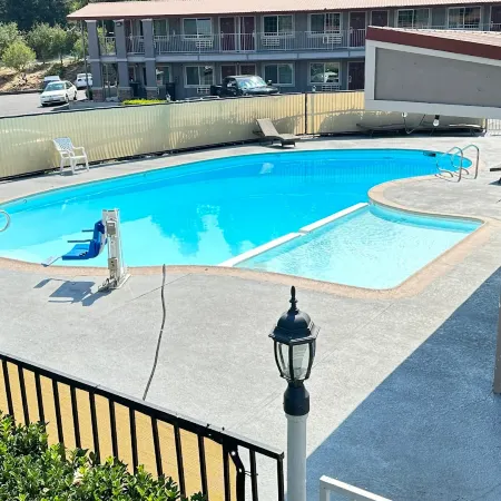 Red Roof Inn Redding