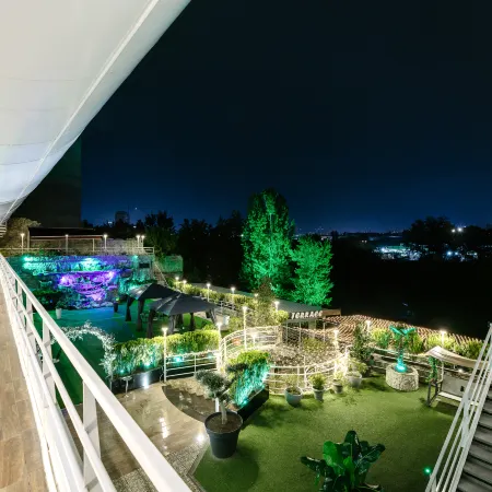 Cruise Hotel