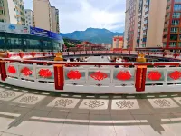 Lingqiong Cang Hotel Hotels in Chamdo