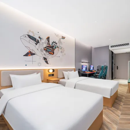 Wangyu E-Sports Hotel (Laoximen Metro Station, The Bund Shanghai) Отели рядом с достопримечательностью «Станция метро Laoximen»