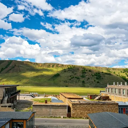 Xiqing Mountain Lodge