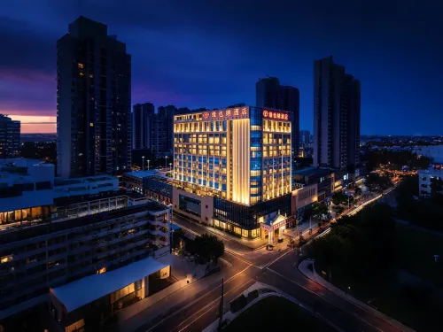 Vienna Hotel (Nanxiong Times Plaza) - parking