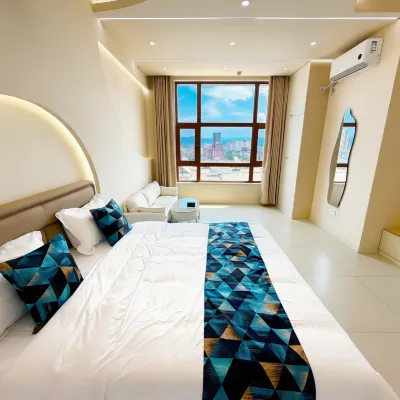 Yuechengju Homestay (Baicheng Railway Station Fortune Plaza) Hotels near Jilin Temple of Confucius Museum