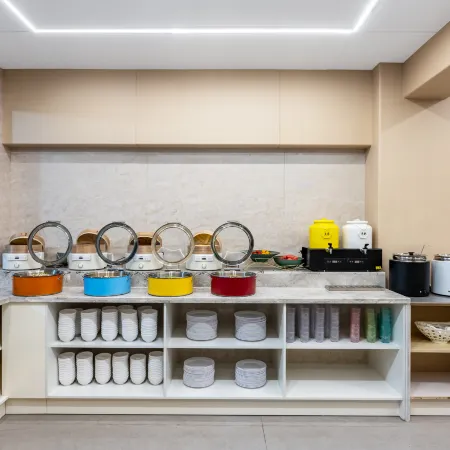 Huanna Hotel (Taizhou Tiantai High-Speed Railway Station Xincheng Plaza)