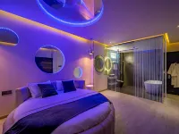MIDAS HOTEL Hoteles cerca de Distrito 10