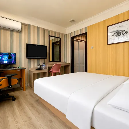 Aifang E-Sports Hotel (Xingfu Market)