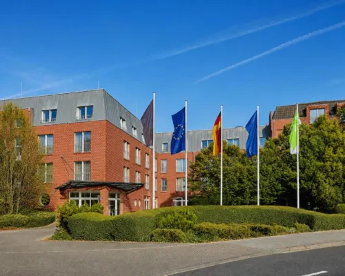 Sunday Hotel Köln Hürth（科隆許爾特酒店） 鄰近林登塔爾的酒店