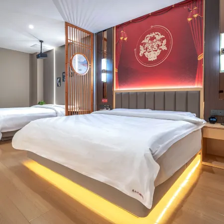 Home Inn Huayi Select Hotel (Wafangdian Railway Station)