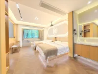 Yunsen Hot Spring Hotel (Yichun Wentang Resort) - parking