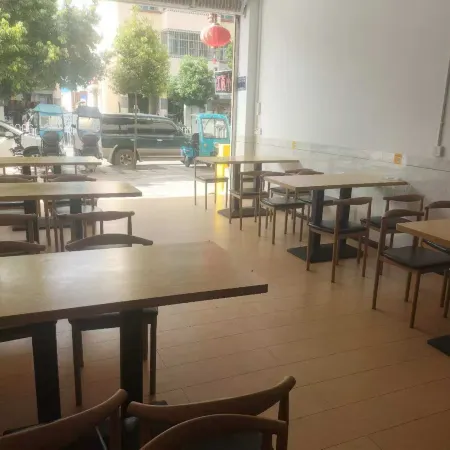 Shilin County Linyue Smart Hotel (Shilin Bus Station)