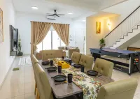 Modern 5-Bedroom House BBQ Event at Nilai by HCK - Mountain view