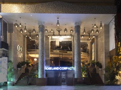Roseland Corp Hotel