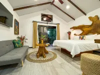 ECOTICA Boutique Hotel Hotels near Playa Biesanz