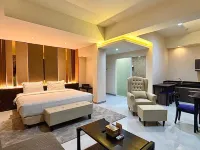 Sapphire Sky Hotel Karawaci Tangerang (Formerly Yasmin hotel Karawaci) - bar