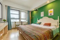 Yancheng Yu Cinema Apartment