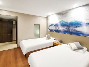 Longxiang Business Hotel