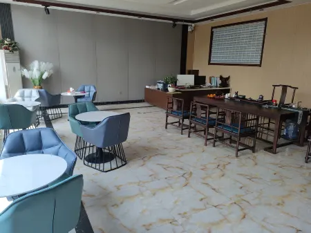 Elegant Hotel Отели рядом с достопримечательностью «Yunxigu»