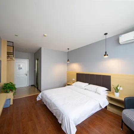 Haining Stranger Shanghua Hotel