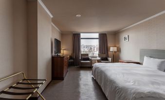 2. HOTELj-H..