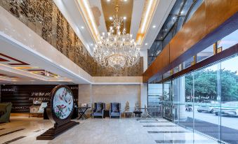 Louis Hotel(Zhongshan Block East Lihe Square Branch)