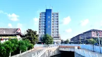 H Hotel (Xuchang Caowei Ancient City Pang Donglai People's Branch)