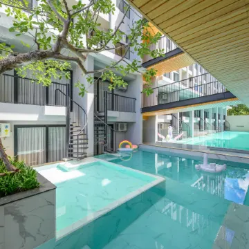 Tour De Phuket Hotel Отели рядом с достопримечательностью «Ват Си Сунтхон»