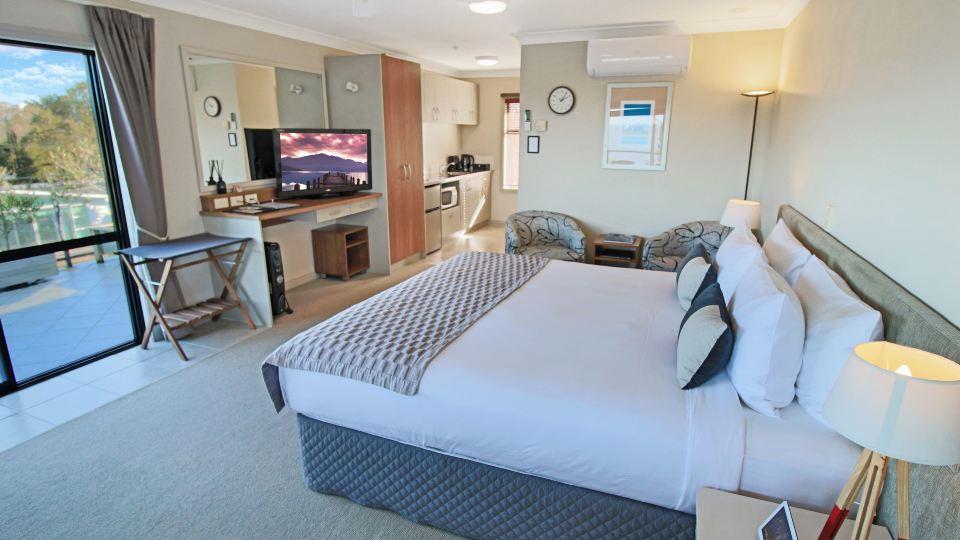 Whangaparaoa Lodge