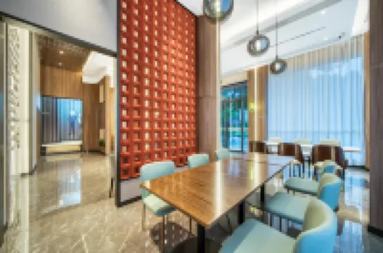 Magnolia Hotel (Qizilou Branch, Lishui University)