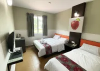 JQ Suria Hotels in Menglembu