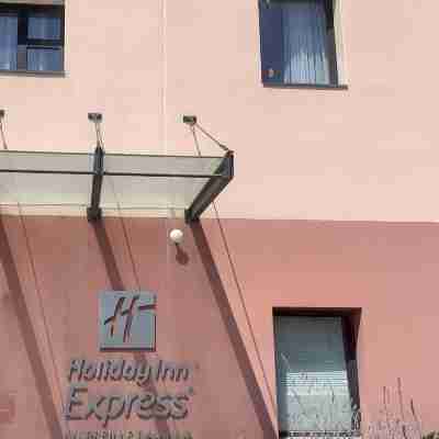 Holiday Inn Express Marseille Airport Hotel Exterior