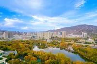 Xining Limeng Pedestrian Street People's Park Rezen Ruixuan Hotel - วิวภูเขา