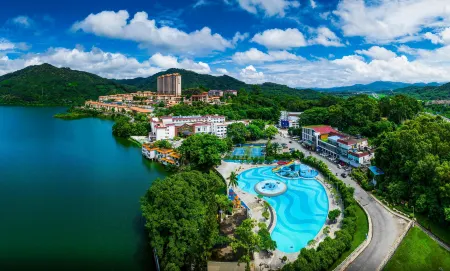 Baihua Resort Hotel Отели рядом с достопримечательностью «Huashang College of Guangdong University of Business Studies»