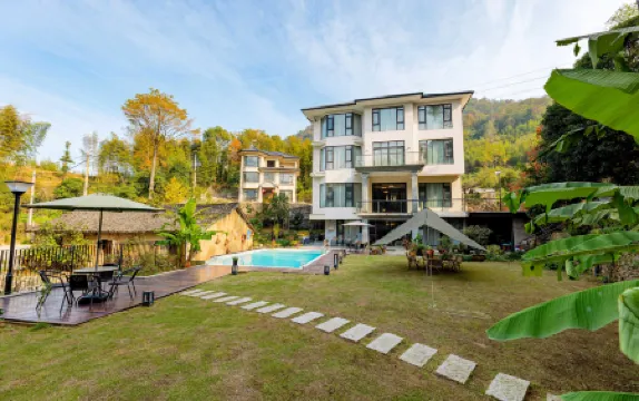 Tonglu Lijia No. 22 Swimming Pool Boutique Homestay (OMG Heartbeat Paradise) Отели рядом с достопримечательностью «Huxiaoxia Riptide Adventure»