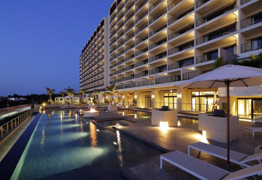 히요리 오션 리조트 수영장