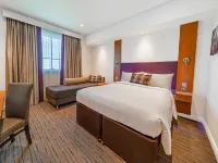 Premier Inn Dubai Silicon Oasis – An Emirates Group Company 迪拜硅谷附近的飯店
