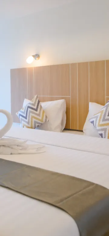 ห้องซูพีเรียร์ เตียงใหญ่ 1 เตียง